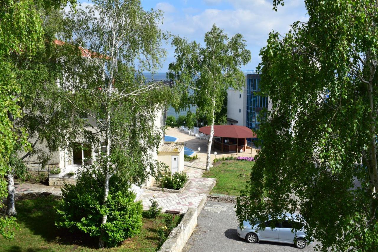 Ahilea Hotel - Free Pool Access Балчик Экстерьер фото